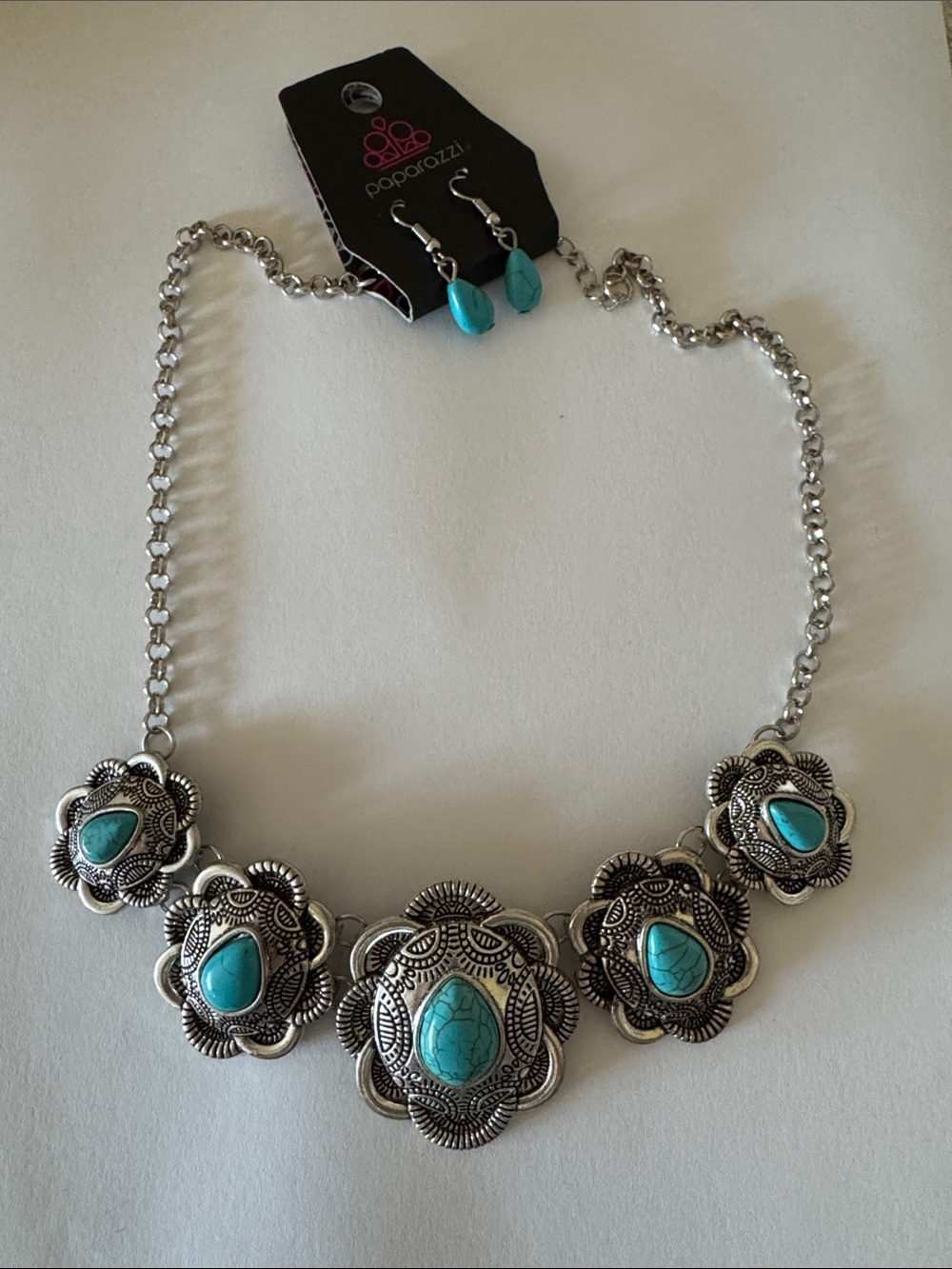 paparazzi Silver-Tone Turquoise Teardrop Concho Necklace Set